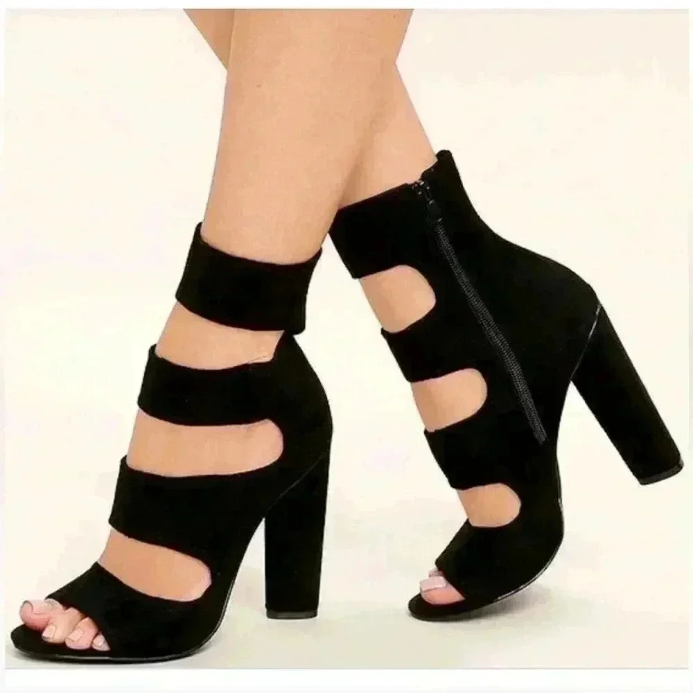 Steve Madden women’s Tawnie Black Suede Caged 4”Heel inside zip sz 8 used - Picture 1 of 8